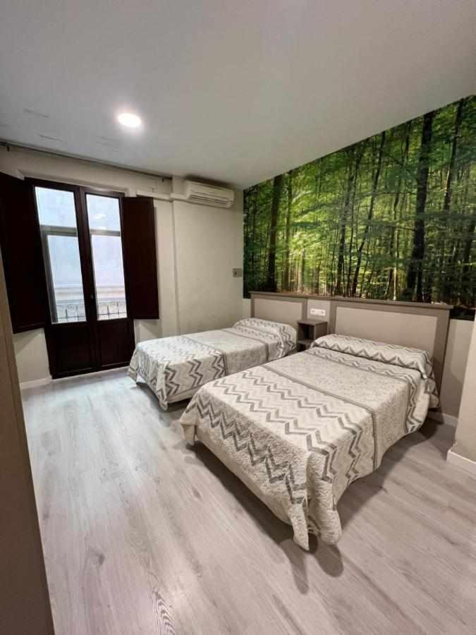 Hostal Viena Plaza Nueva Granada Eksteriør bilde